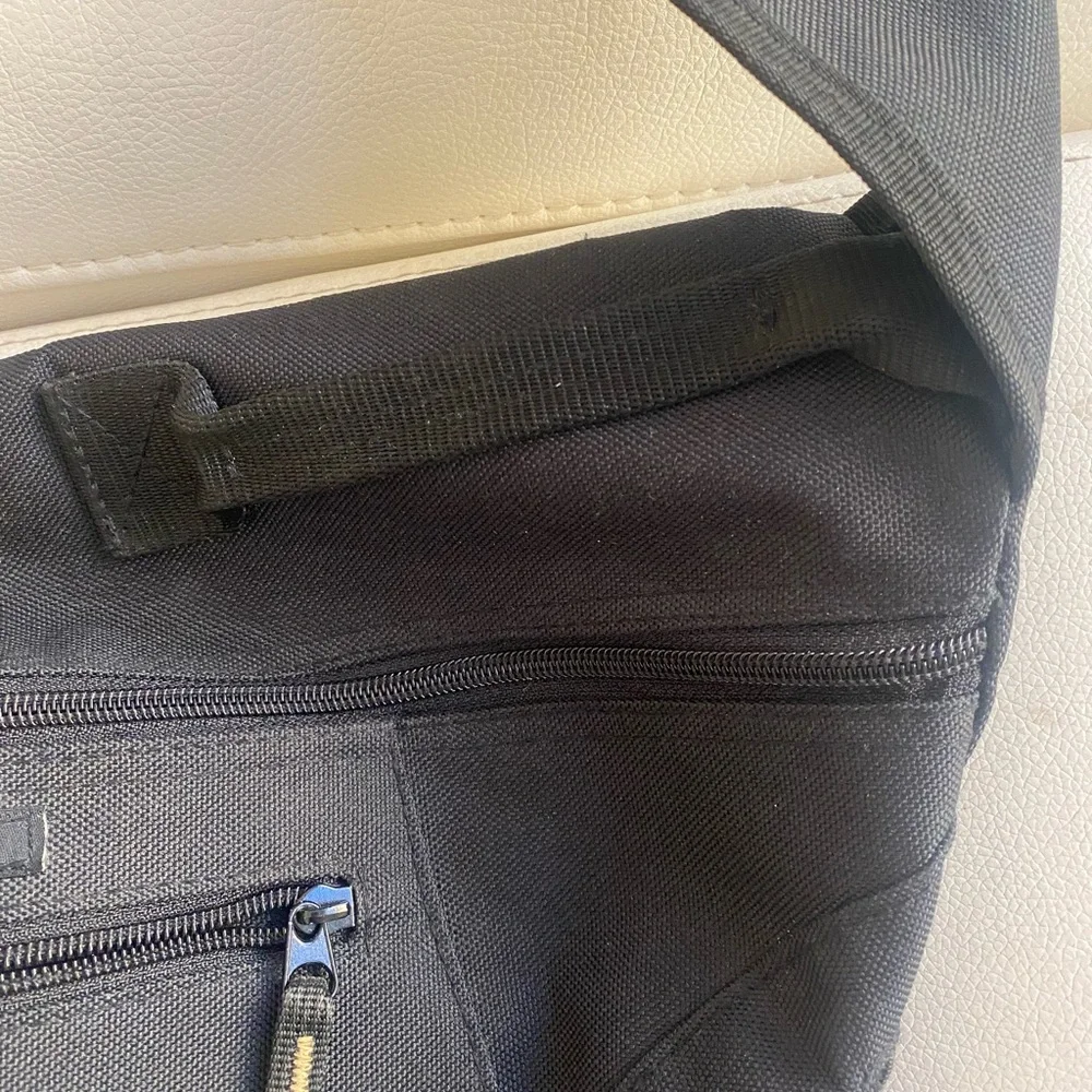 LARGE SPORT/TRAVEL CROSSBODY BAG 17 Inches x 10 Inches